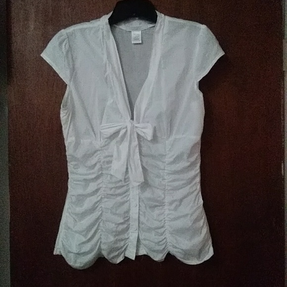 WHITE CHARLOTTE RUSSE FITTED/ROUCHED BLOUSE - Picture 7 of 9